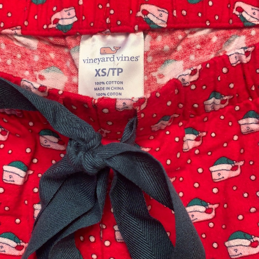 New without tags!   Vineyard Vines Santa Whales Christmas Pajama Pants X…